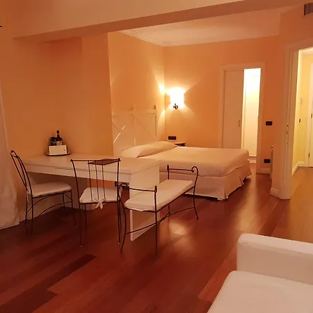 Canali, Portofino Coast Otel